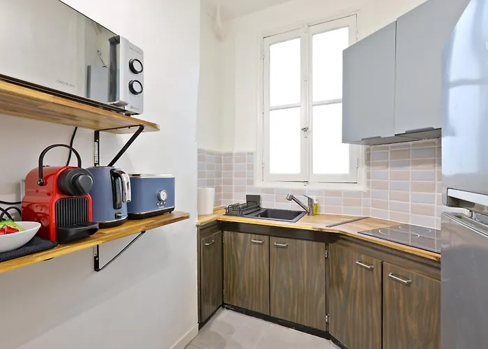 Quartier Luxembourg 1 Bedroom Apartment-netflix